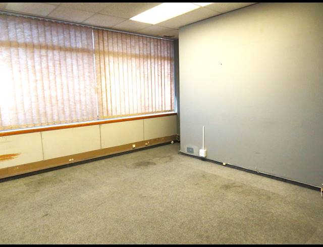 270M² OFFICE TO LET IN STRAND CENTRAL